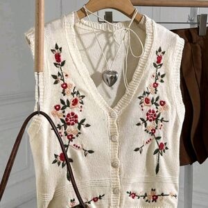 Floral Embroidered Cream Sweater Vest